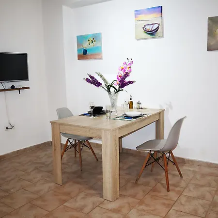 Chrysa's Apartmán *